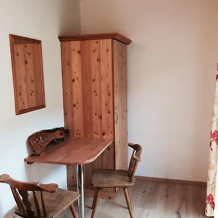 Homestay szállás Haus Lisa *